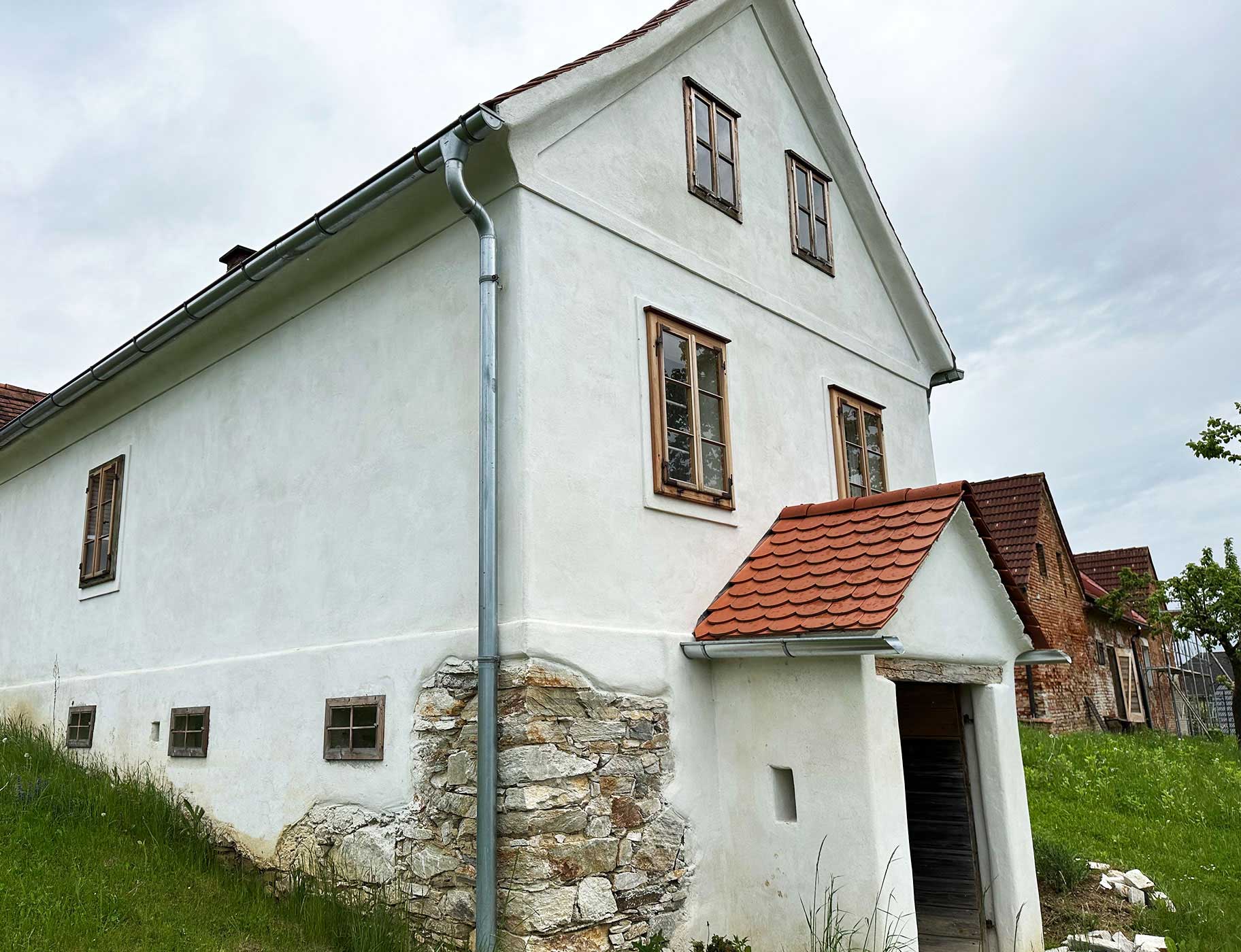 Das alte Kellerstöckl im Grünen